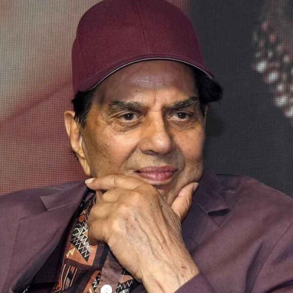 नहीं रहे महान अभिनेता धर्मेंद्र…हिंदी सिनेमा के एक युग का अंत