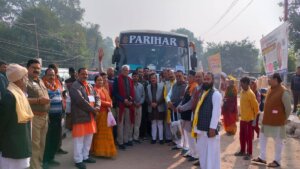 Banda: Sadhus-saints and VHP workers set out to participate in flag hoisting ceremony