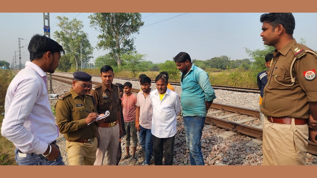 oldman-from-Bandacity-committed-suicide-by-getting-hit-by-train-woman-also