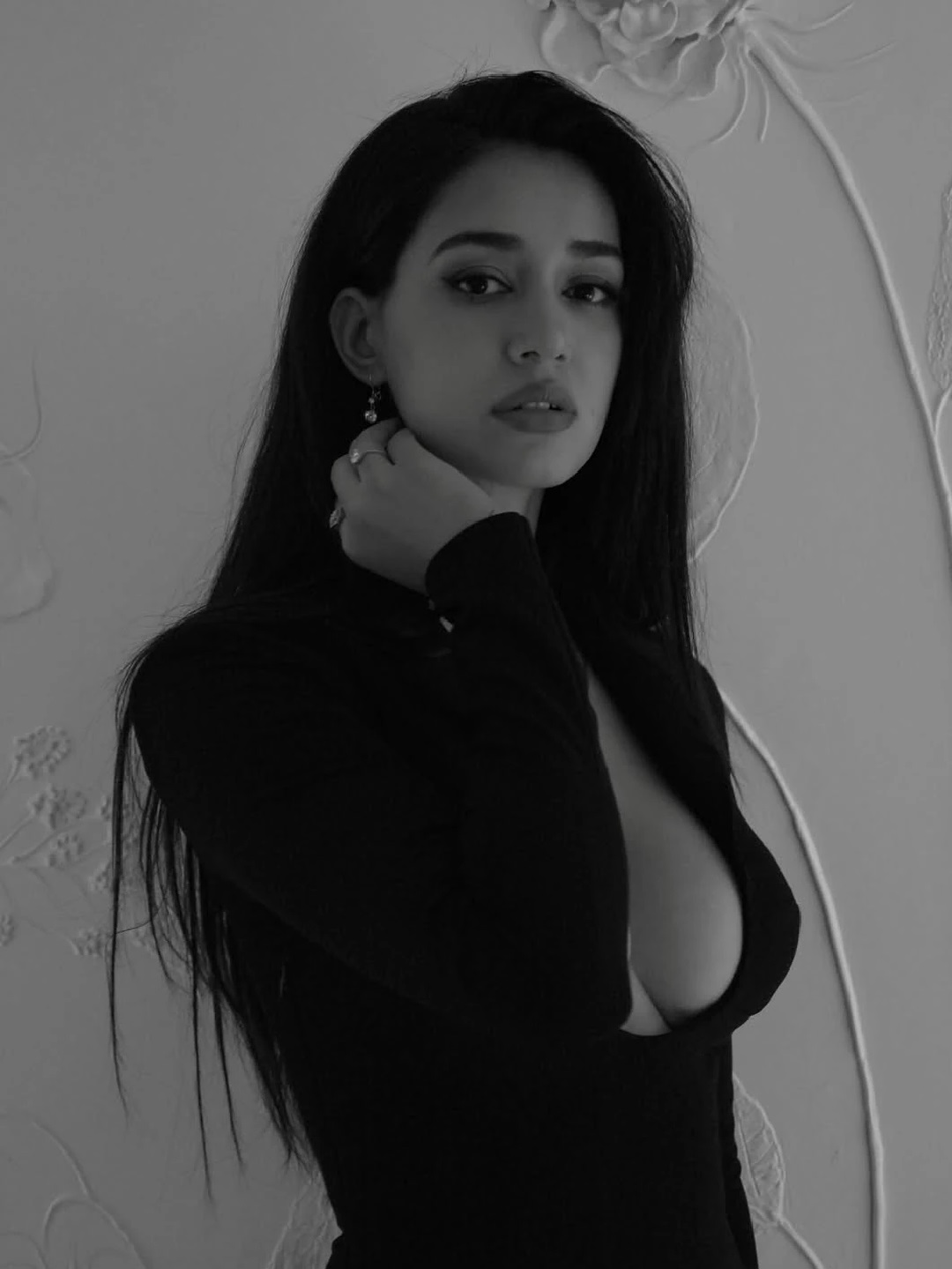 Disha Patani raises internet temperature in bold black outfit-fans stunned 