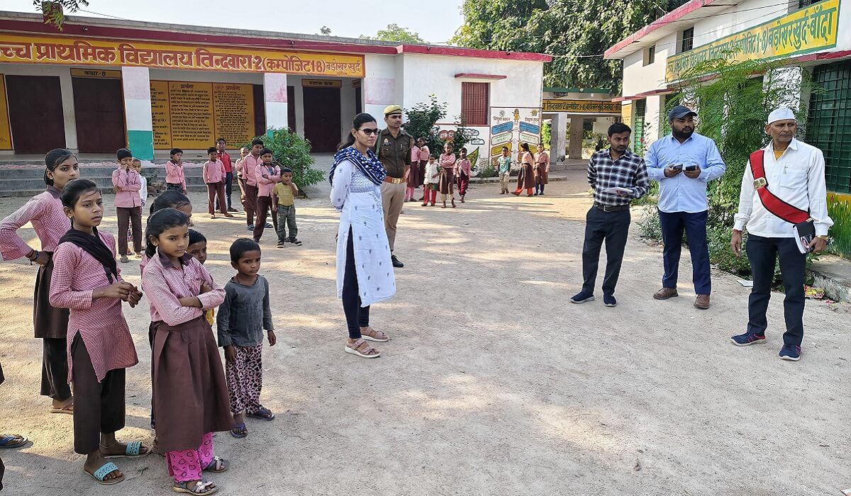 in Banda DM J.Reebha finds school locked headmistress suspended 24 salaries with held