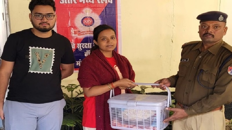 Banda: Laddu Gopal left on platform-found at police station next day