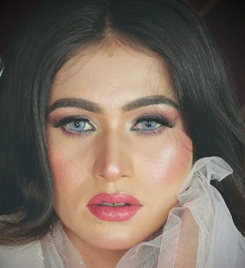 in Bhopal Model dies under suspicious circumstances suffers private injuries