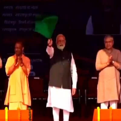 काशी में पीएम मोदी ने चार वंदे भारत ट्रेनों को दिखाई हरी झंडी, कहीं ये बातें..