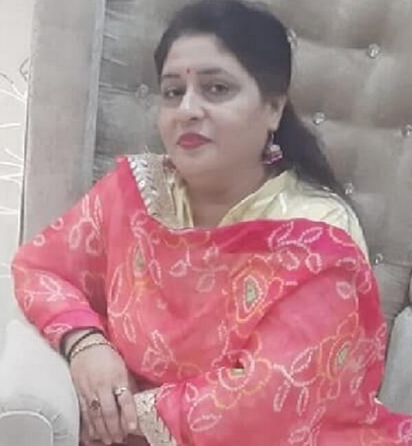 encouraged-by-worldcup-victory-bundeli-girls-appeal-lets-play-cricket-teachers-also-committed