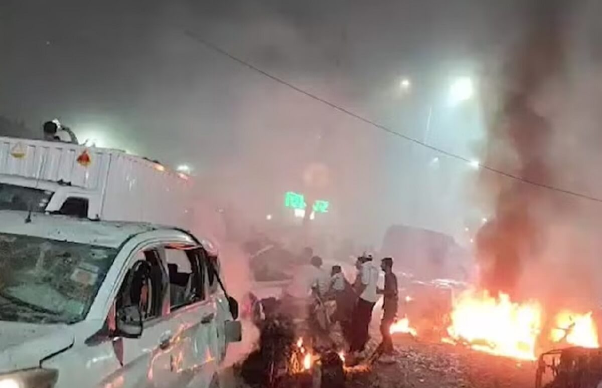 Big news: Car bomb blast in Delhi-10 dead-24 injured