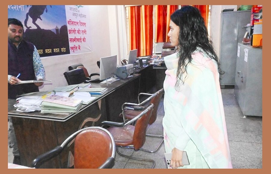 We will not improve! Banda DM found 11 officers and 35 employees absent during inspection