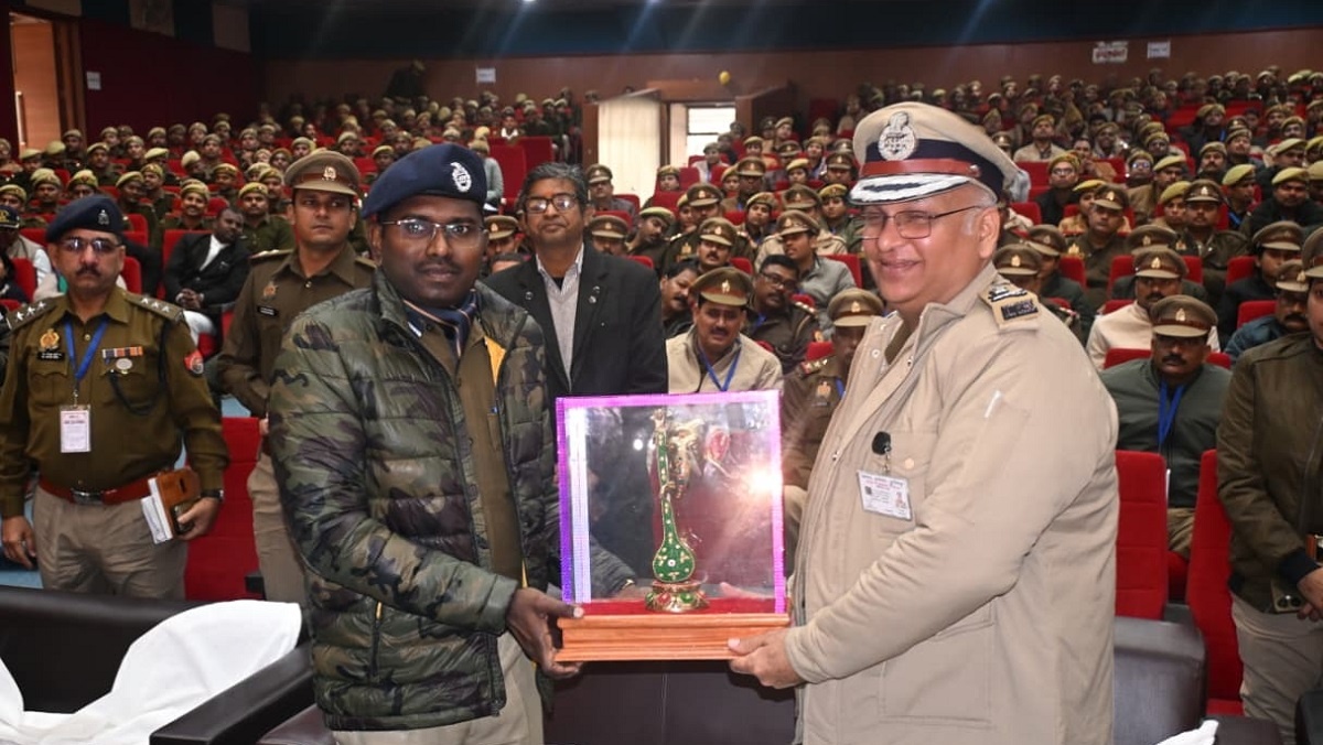 in Banda ADG Sanjiv Gupta said awareness is most effective way to prevent cyber crime 
