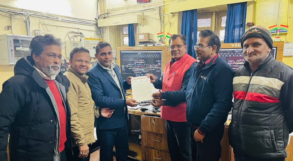 In Banda traders submitted memorandum to station