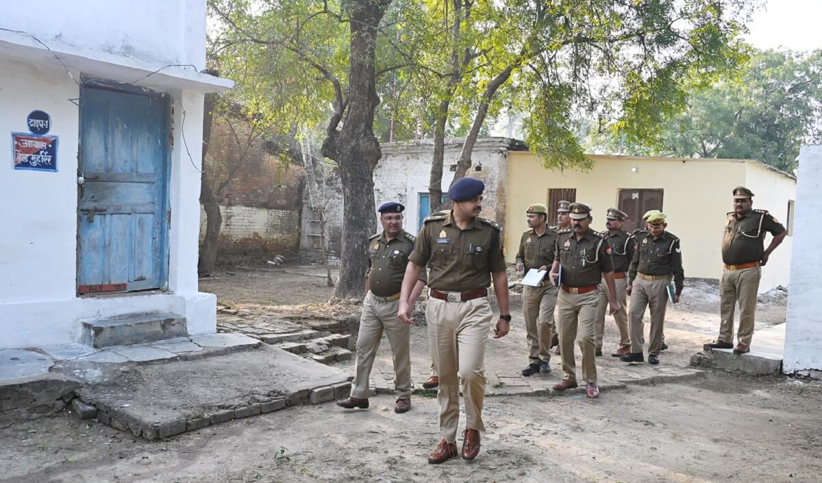 Banda SP Palas Bansal inspected Pailani police station