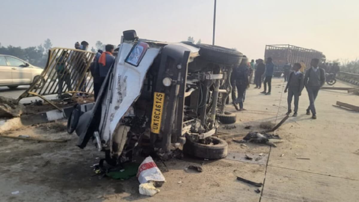 accident in Bijnor-Three people including two youths from Lakhimpur Kheri-died