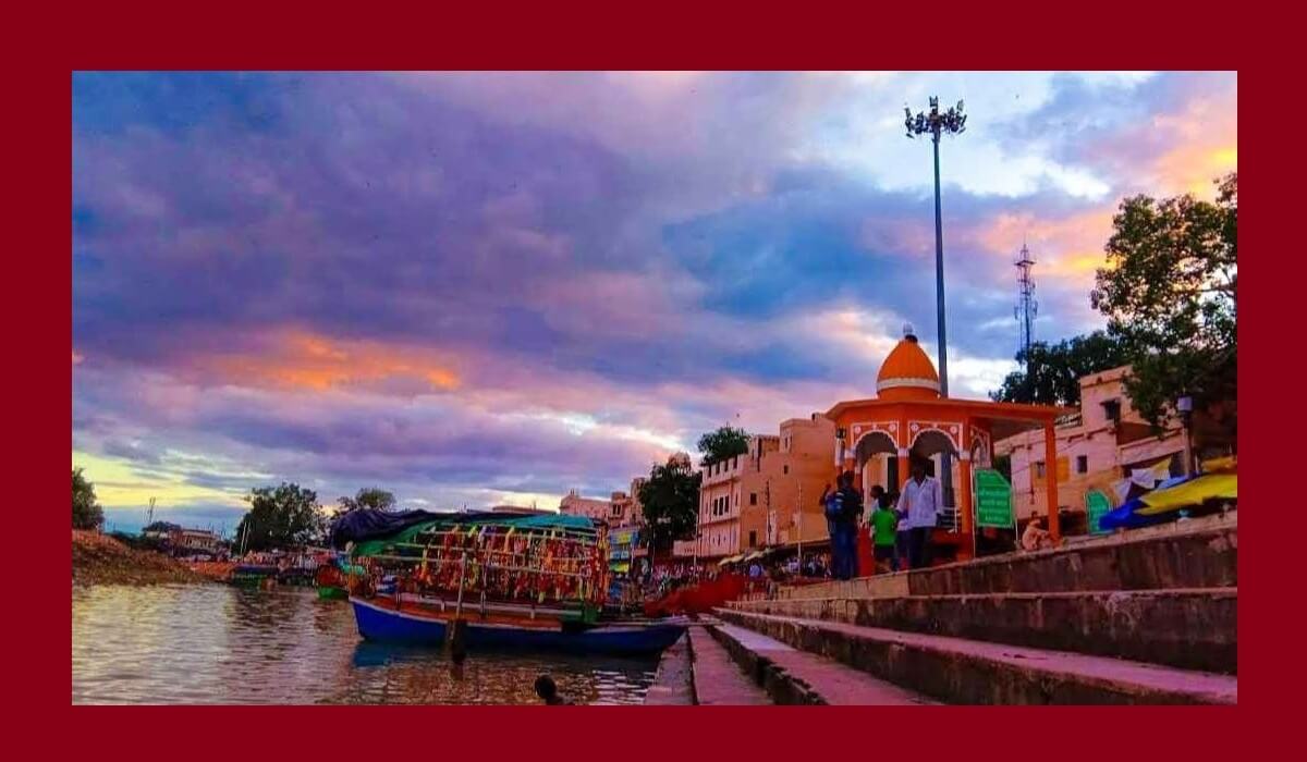 Did you know! A district in Uttar Pradesh straddles two states