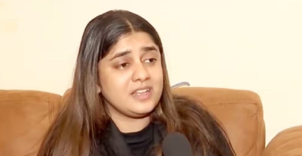 kuldeepsengars reaction after setback supremecourt cameout by her Daughter