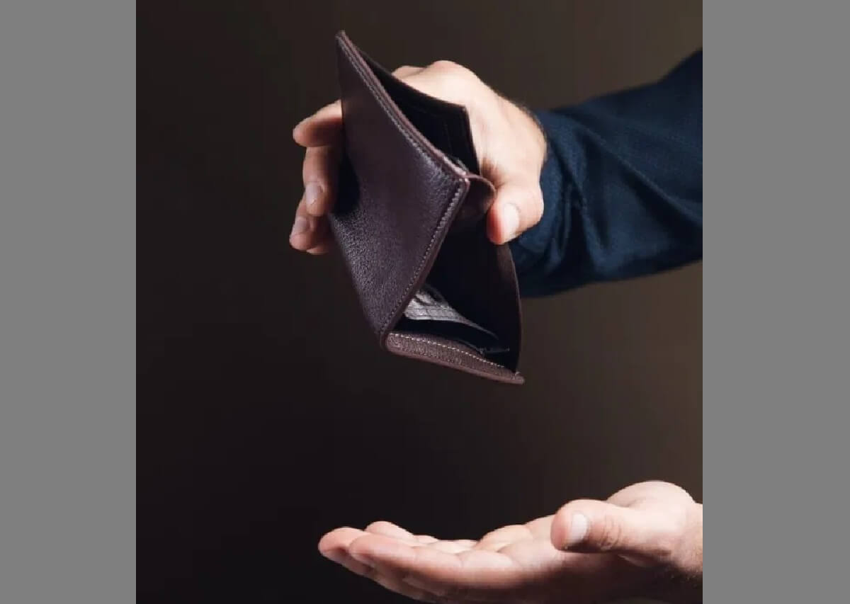 Find out what happens if you sleep with black pepper under your pillow 