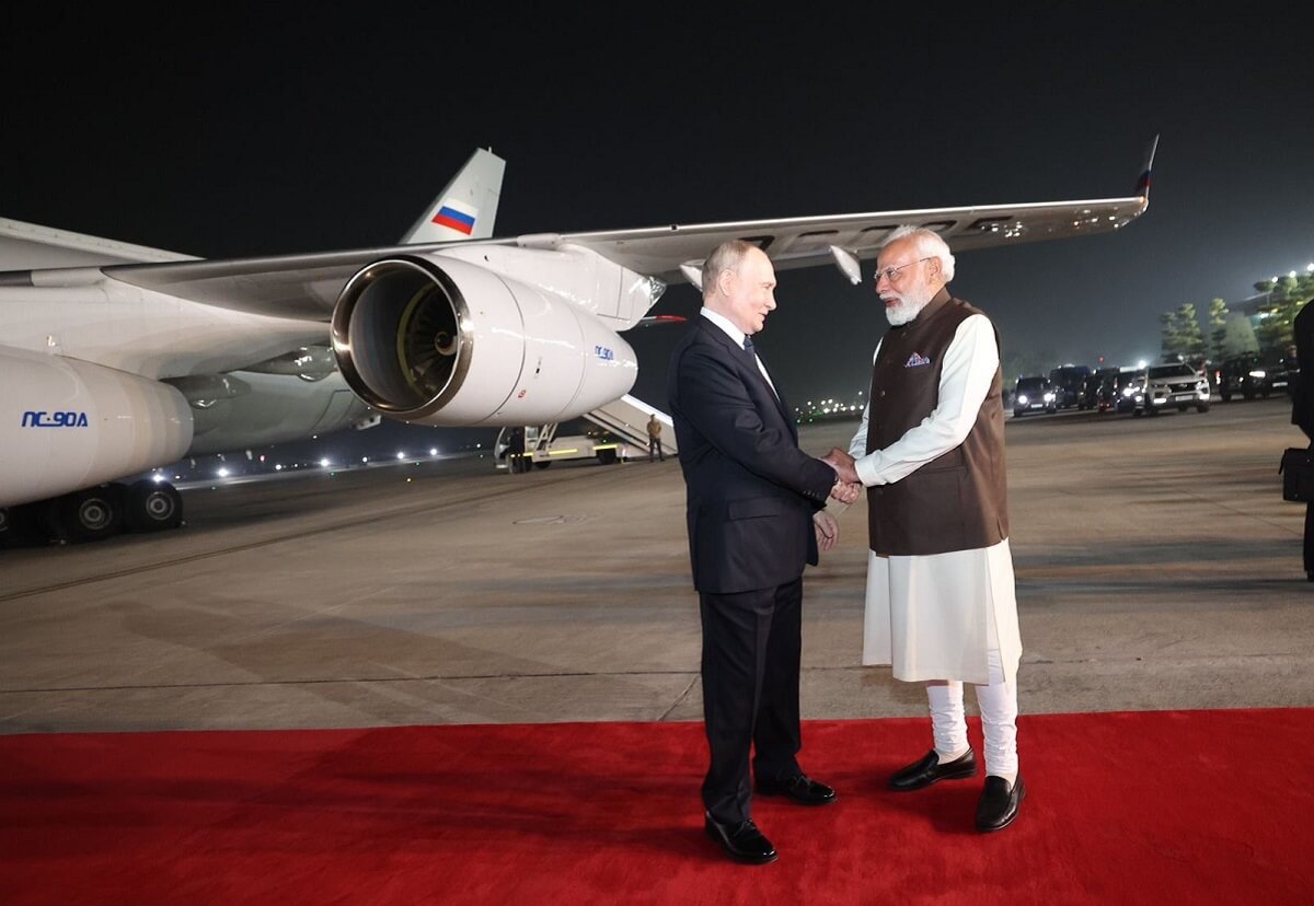 Russian President Putin arrives in India PM Modi welcomes him with hug
