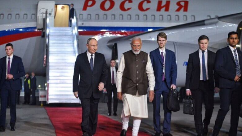 भारत पहुंचे रूसी राष्ट्रपति पुतिन, PM Modi ने गले लगाकर किया स्वागत