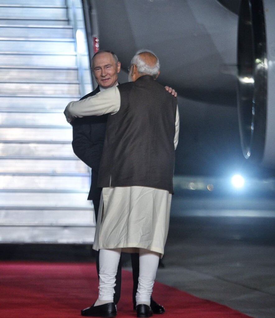 Russian President Putin arrives in India PM Modi welcomes him with hug