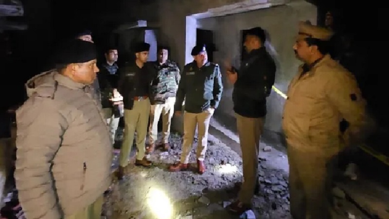 Rapid encounters in Agra Uttar Pradesh one criminal killed two injured