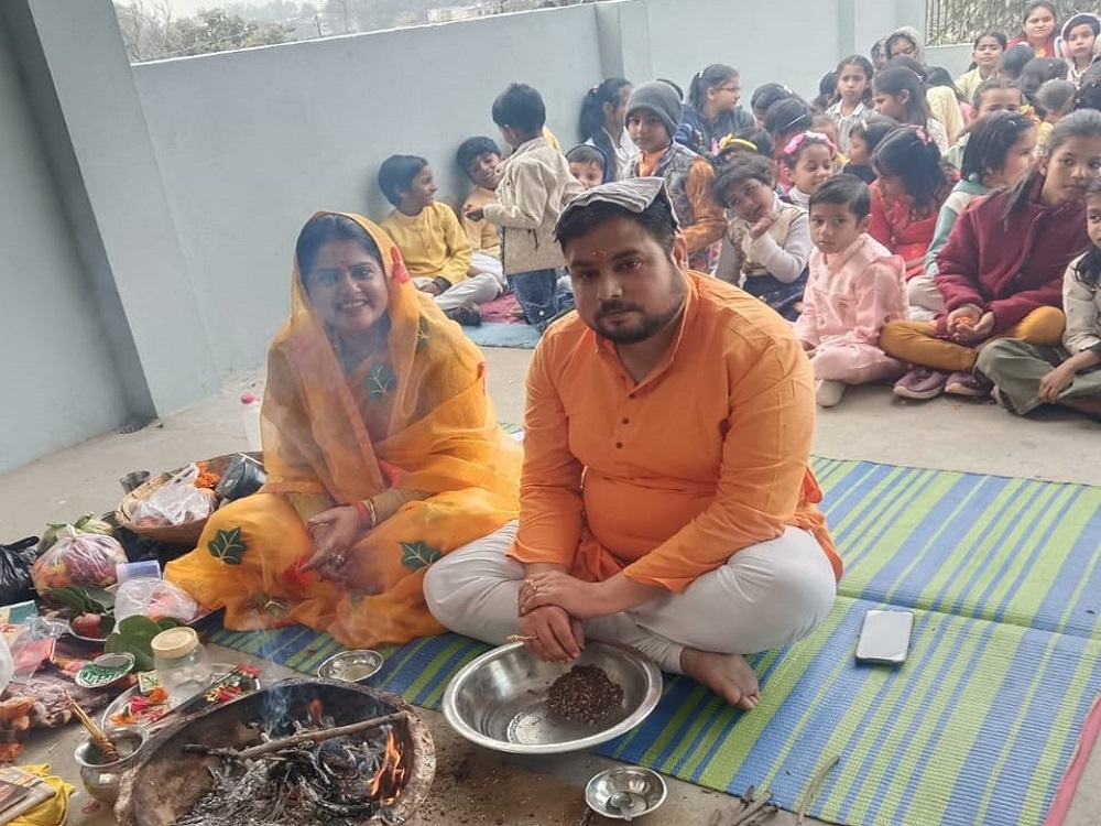 Schools celebrated Basant Panchami with great pomp in Banda