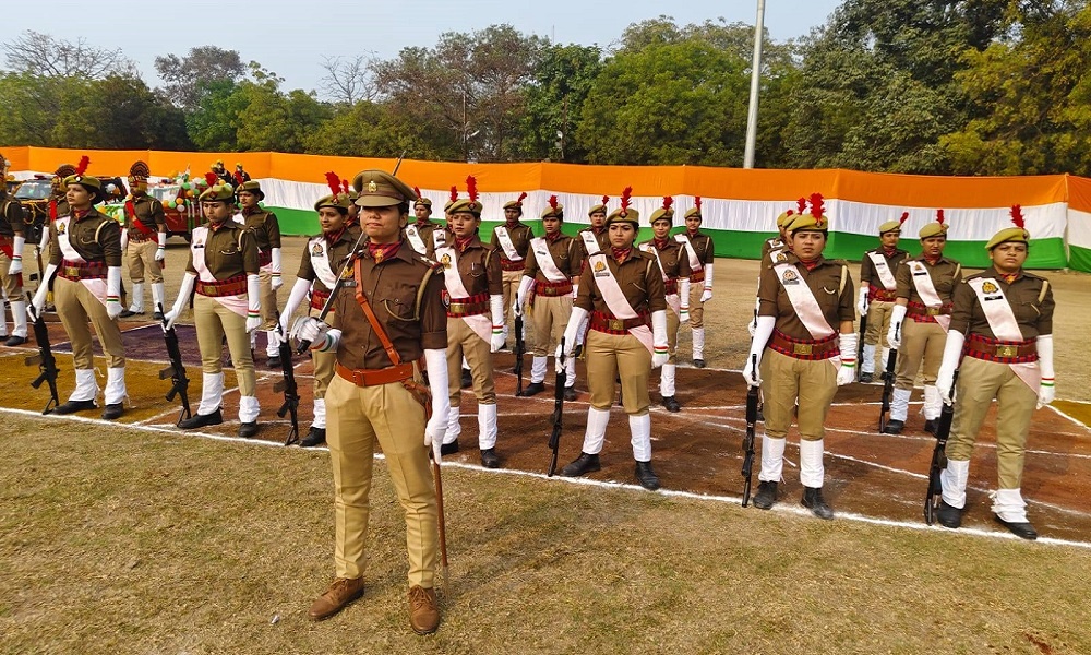 Banda: 77th RepublicDay celebrated with great pomp in Police Lines