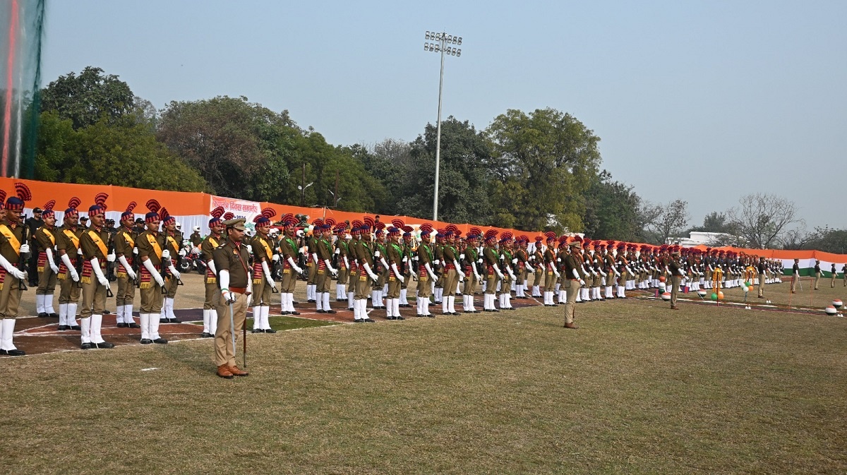 Banda: 77th RepublicDay celebrated with great pomp in Police Lines