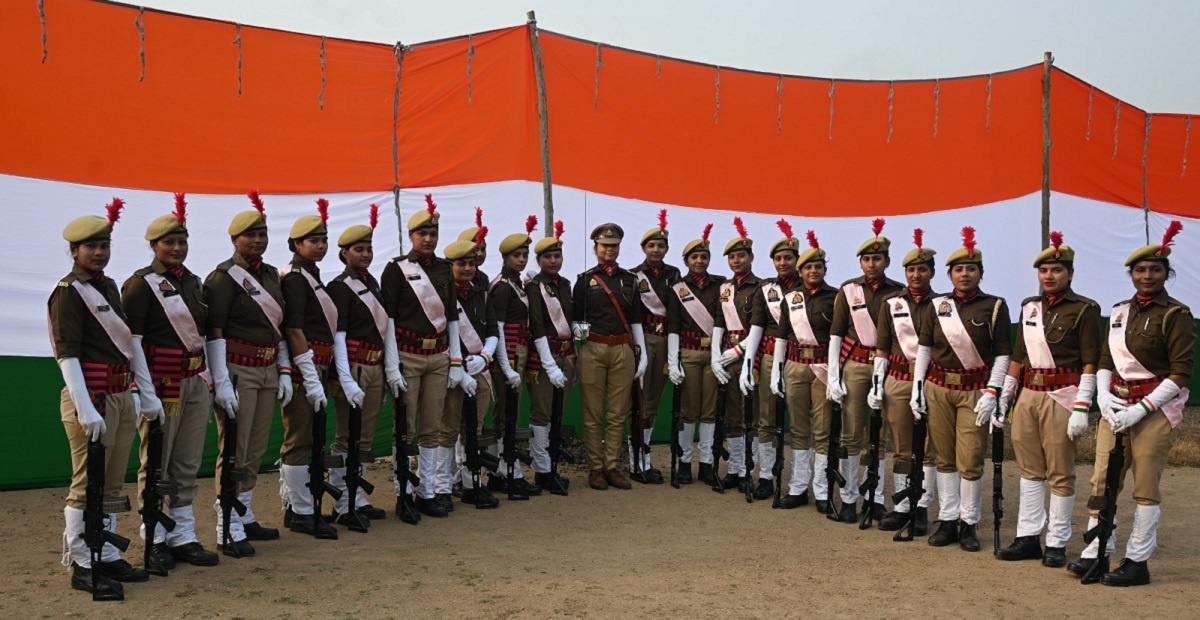 Banda: 77th RepublicDay celebrated with great pomp in Police Lines
