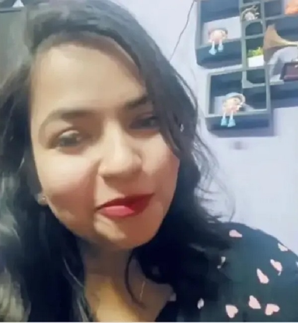 reel-loving female doctor in Banda..