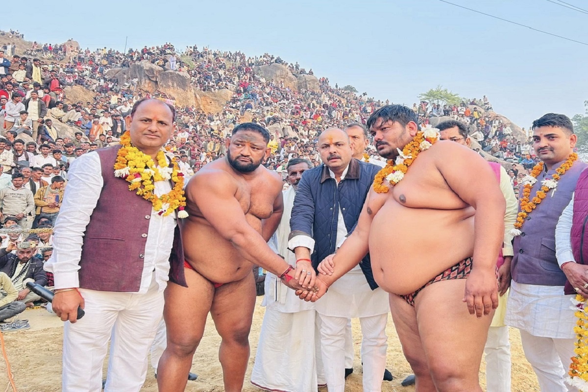 interesting competition took place between wrestlers