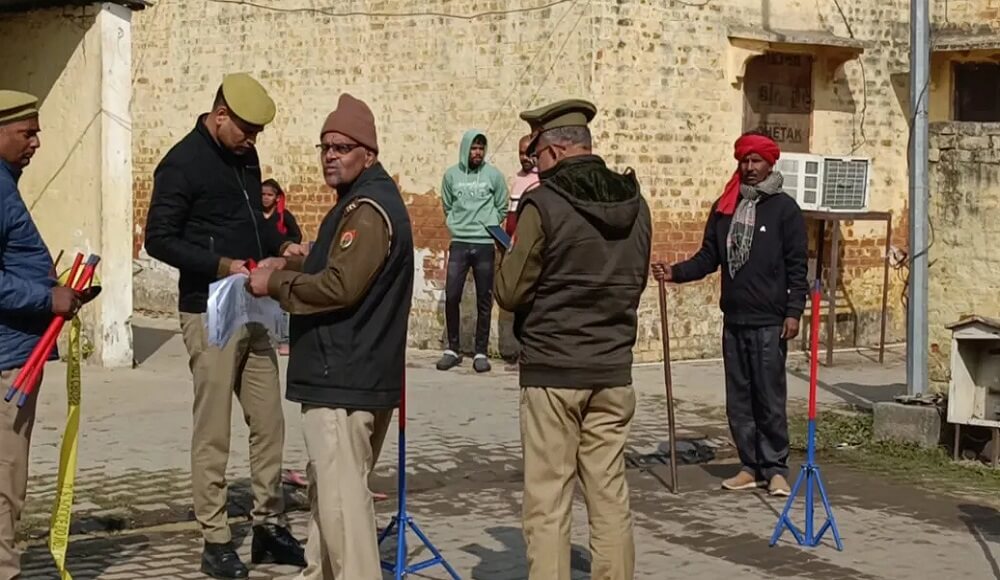 UP: Major incident in Hardoi Woman shot inside police station