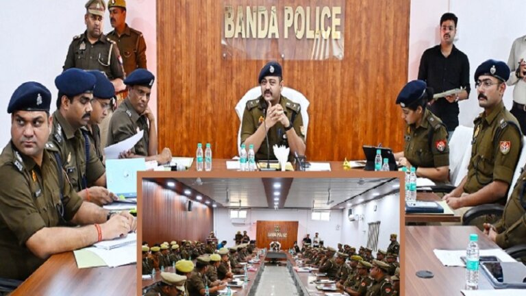 SP Palash Bansal meeting with police officers