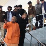 सीएम योगी सिंगापुर-जापान रवाना, वित्तमंत्री सहित ये 18 लोग भी..