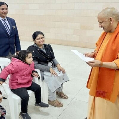CM Yogi ने बच्ची अनाबी अली की बातें सुन दिए कॉन्वेंट स्कूल में एडमिशन के आदेश