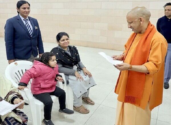 cmyogi-listened-to-girl-anabiali-ordered-her-admission-in-convent-school in Lucknow