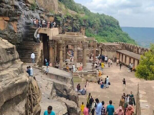 Banda: 15 से कालिंजर महोत्सव, तैयारियों में जुटा प्रशासन