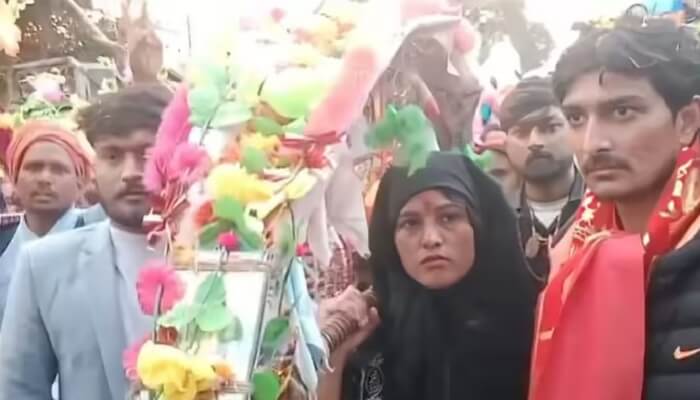 Muslim woman Tamanna Kanwar burqa in UP