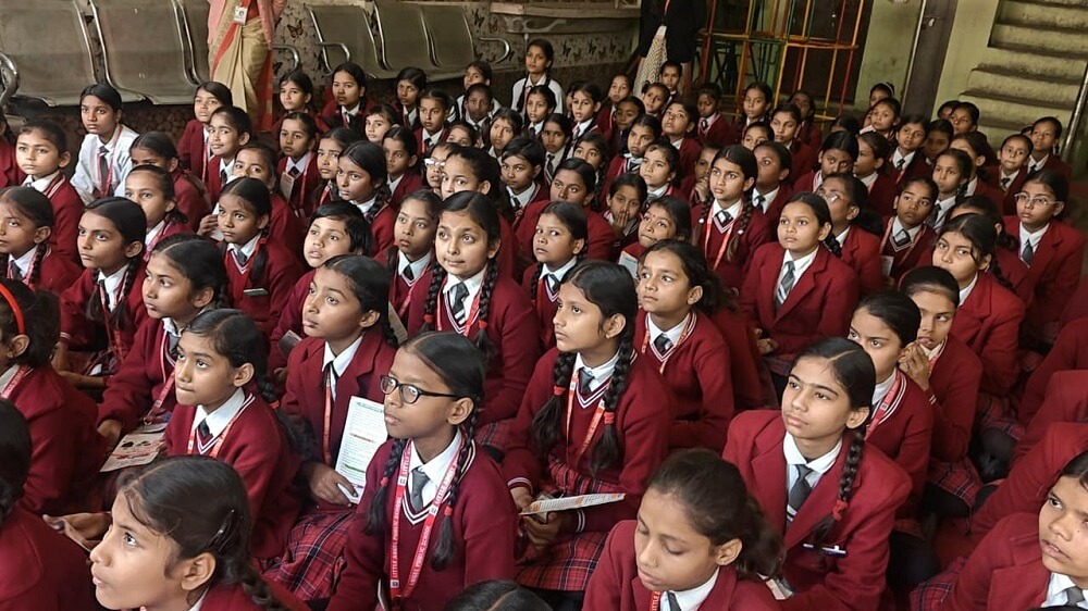 Nari Shakti Mission: Provide important information to school children in Banda 