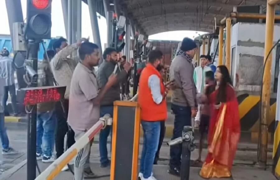 Two Toll workers arrested for assaulting female lawyer at tollplaza in Sonbhadra
