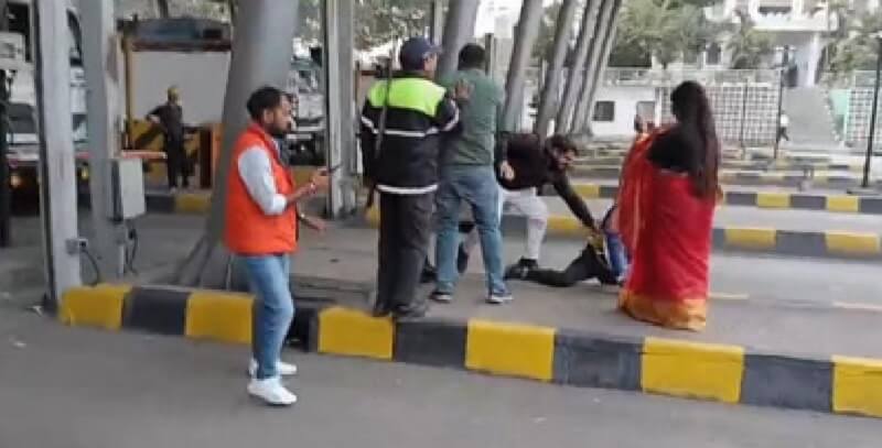 Two Toll workers arrested for assaulting female lawyer at tollplaza in Sonbhadra