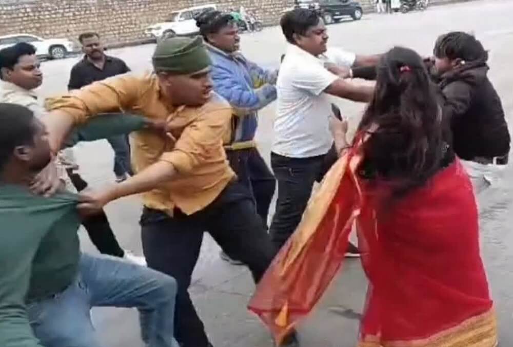 Two Toll workers arrested for assaulting female lawyer at tollplaza in Sonbhadra