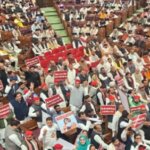 लखनऊ: हंगामे के चलते यूपी विधानसभा की कार्यवाही कल तक स्थगित