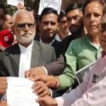 बांदा में ‘यादवजी की लव स्टोरी’ फिल्म के खिलाफ प्रदर्शन