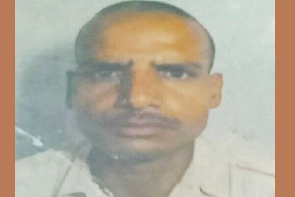 बांदा में हलवाई की हादसे में दर्दनाक मौत, बाइक के परखच्चे उड़े