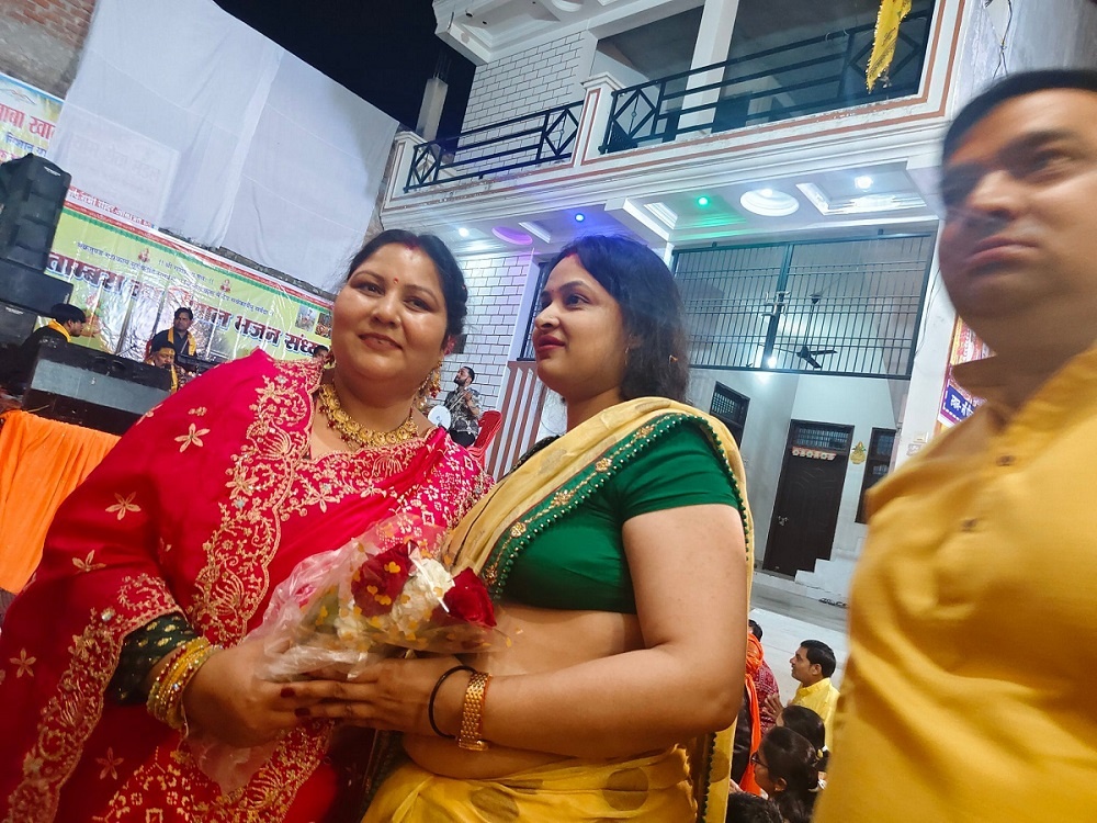 Banda: Devotees danced to hymns of Pitambara Maa