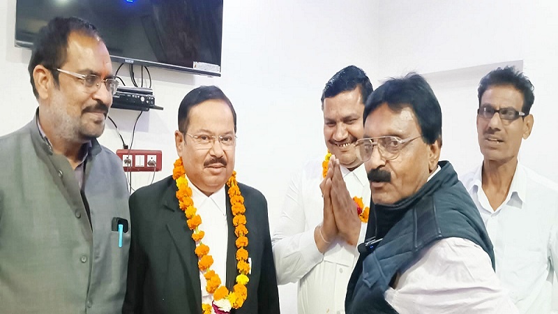 Bar President and Akhand Bundelkhand Convenor honored in Banda