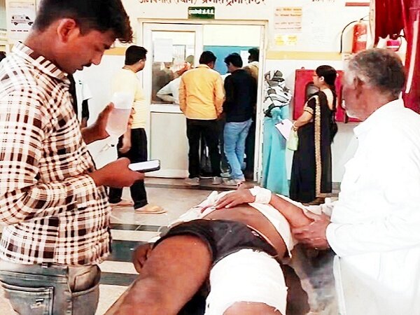 बांदा में युवक को गोली लगी-ससुर पर आरोप-पुलिस जांच में जुटी