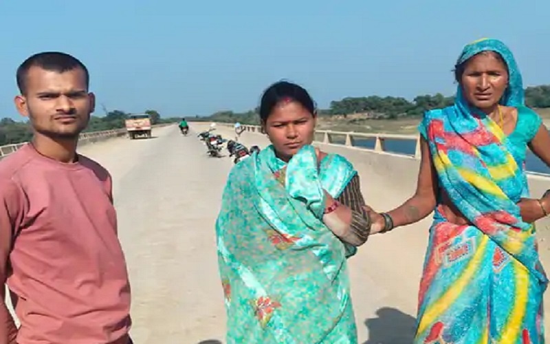 mother threw her innocent daughter into Yamuna In Banda 