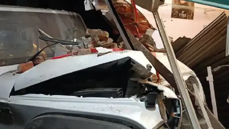 in Banda uncontrolled Thar enters shop during reelbaazi-one dead girl injured