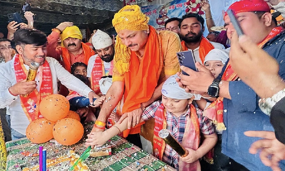 Banda MLA Jhulelal participated in birthanniversary program 