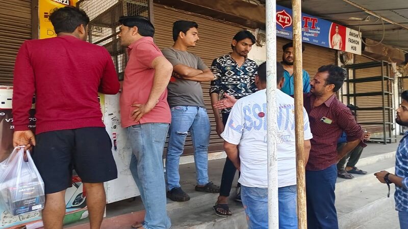 Major theft in mobile shop in Banda city