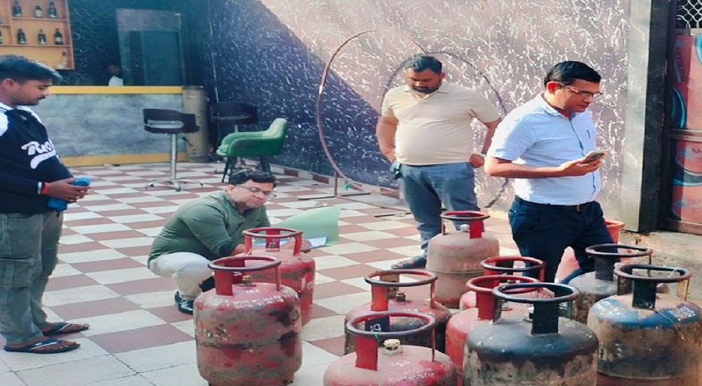 in Banda Raids on restaurants